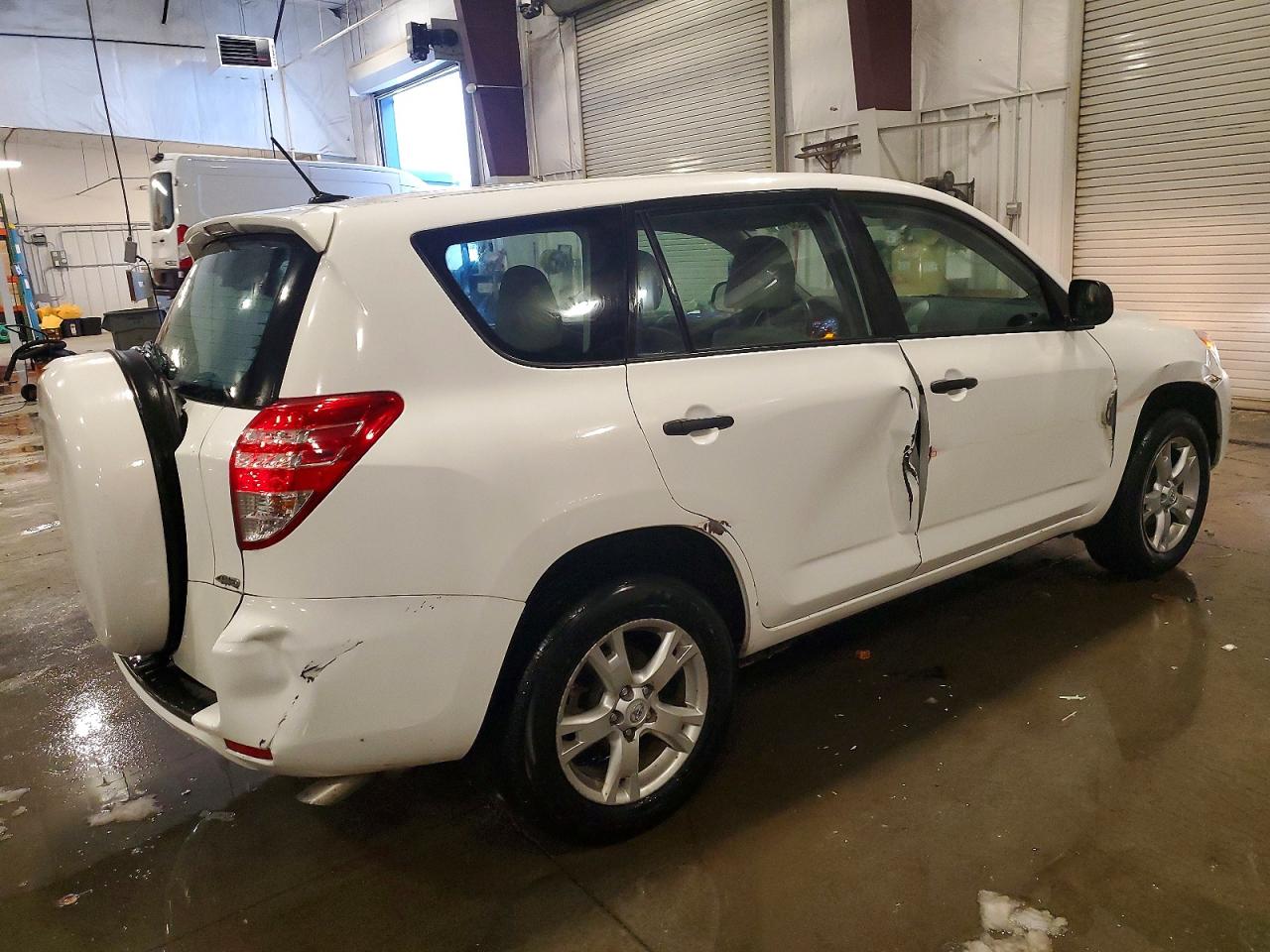 2011 TOYOTA RAV4 photo 5