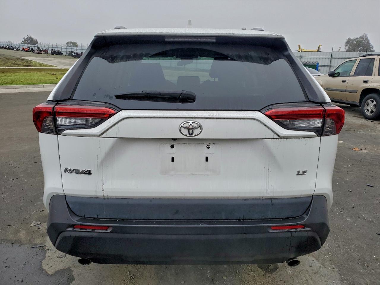 2021 TOYOTA RAV4 LE photo 6