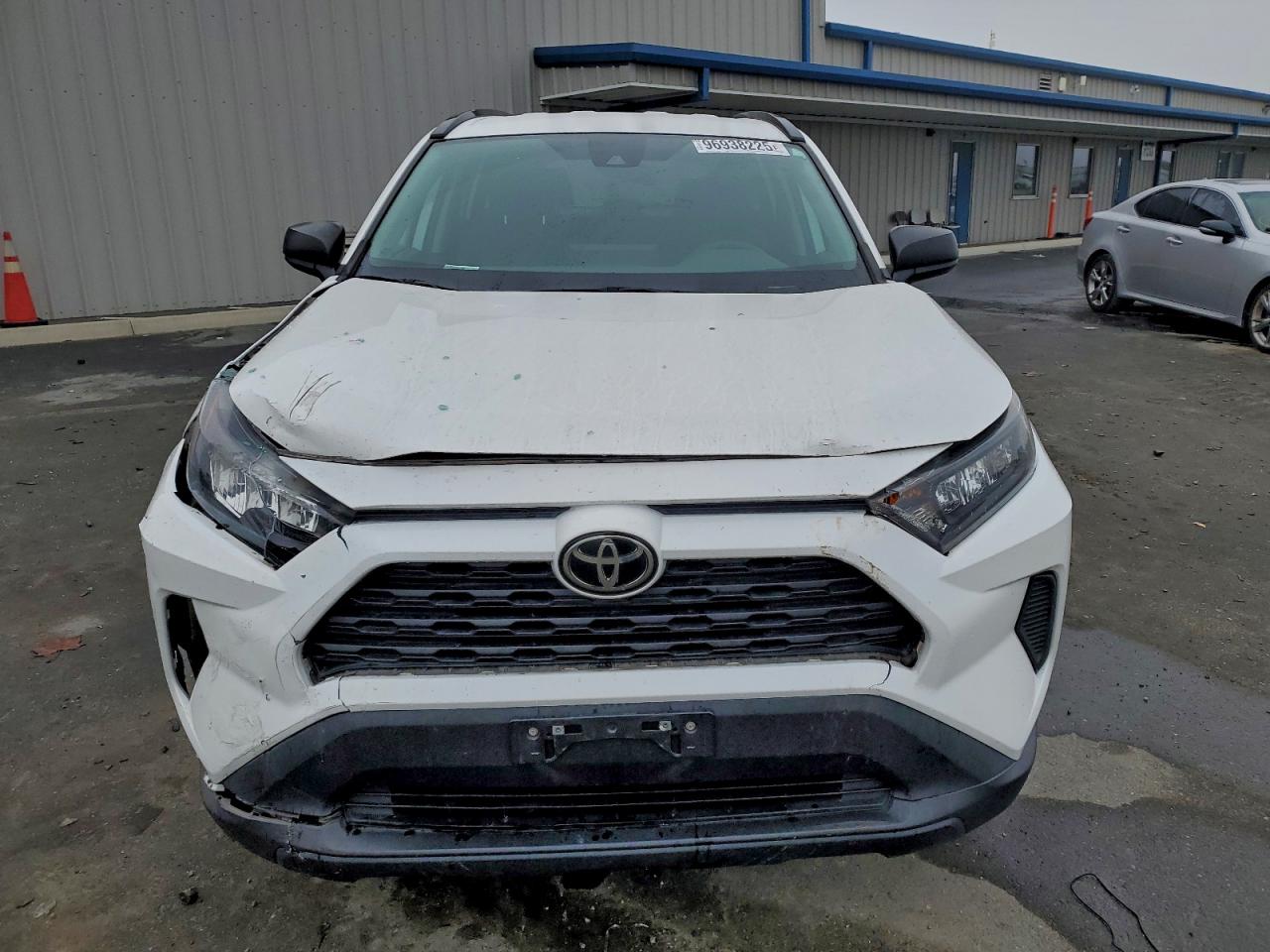 2021 TOYOTA RAV4 LE photo 5