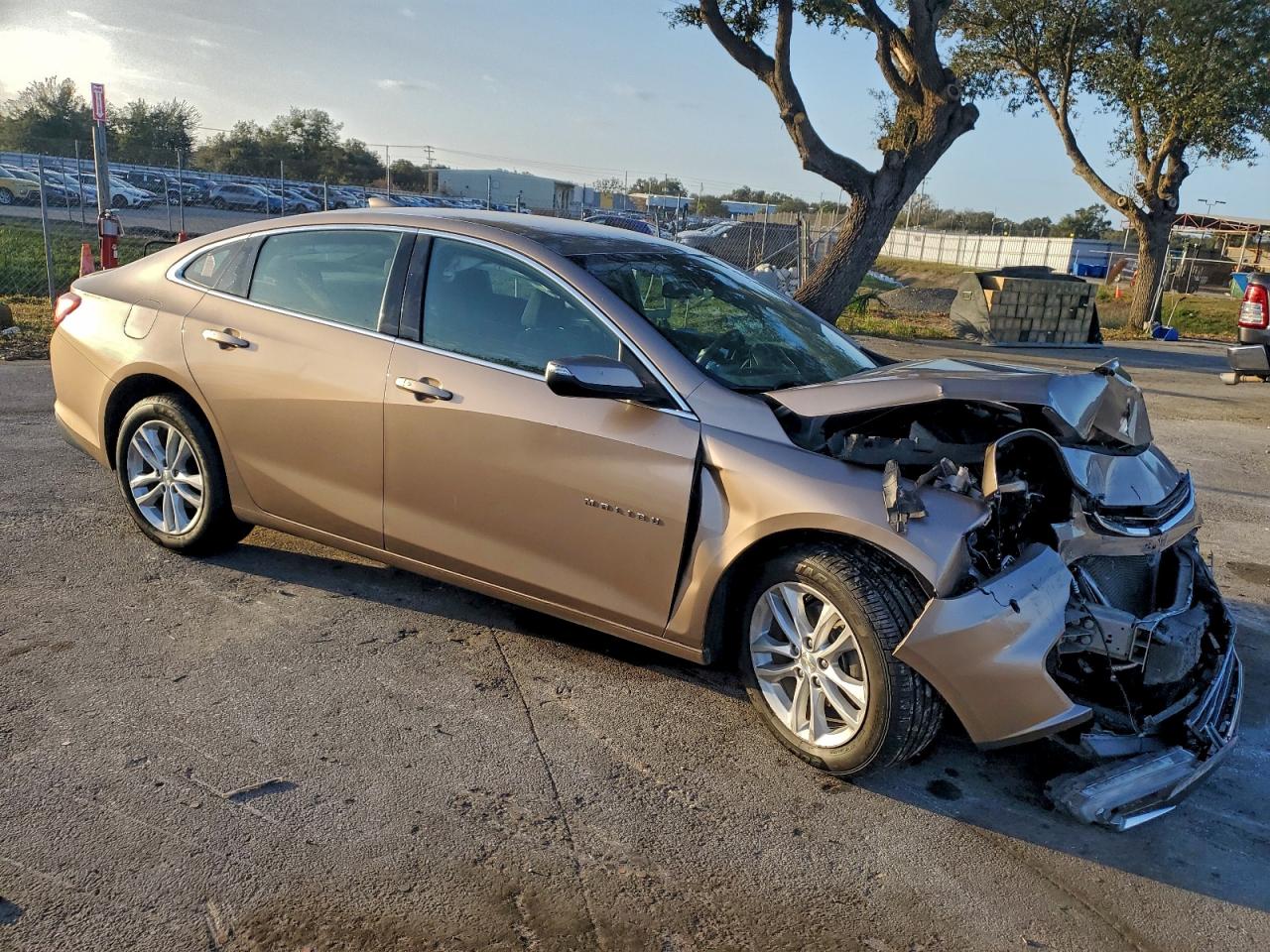 2018 CHEVROLET MALIBU LT photo 4