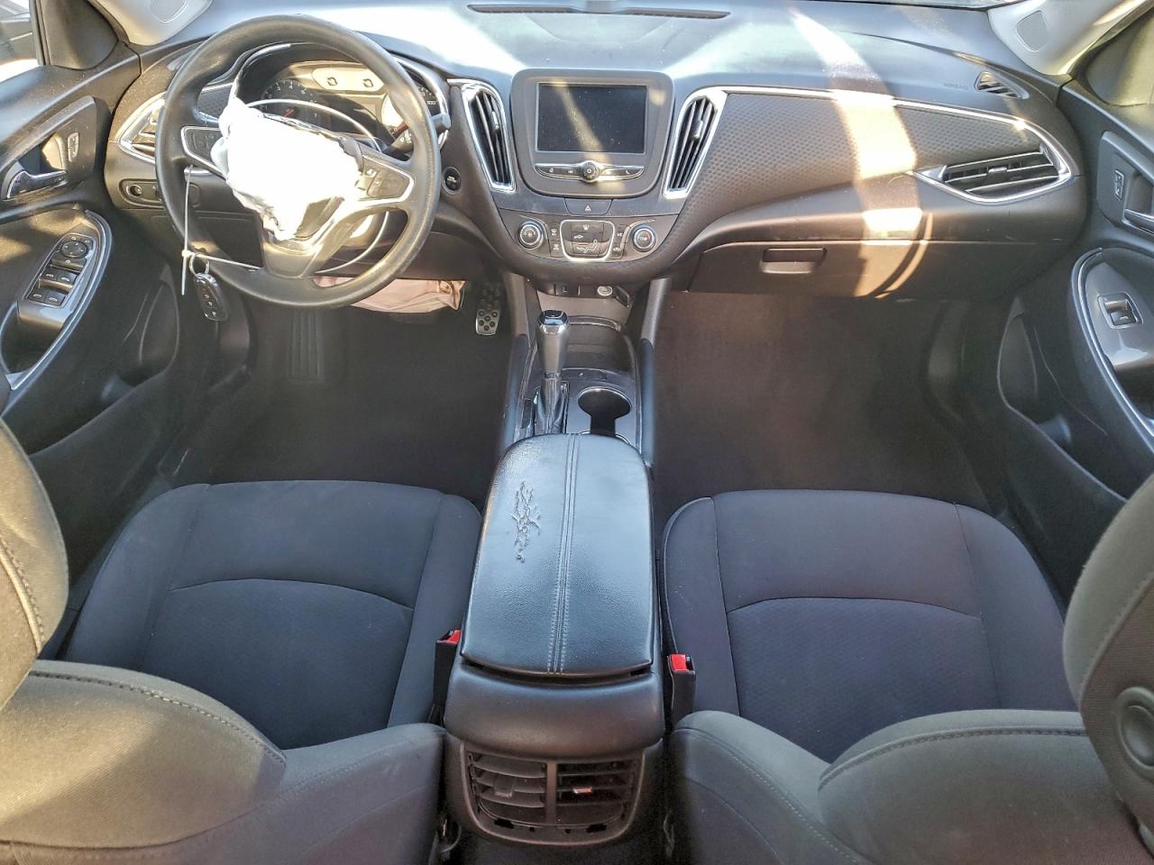2018 CHEVROLET MALIBU LT photo 8