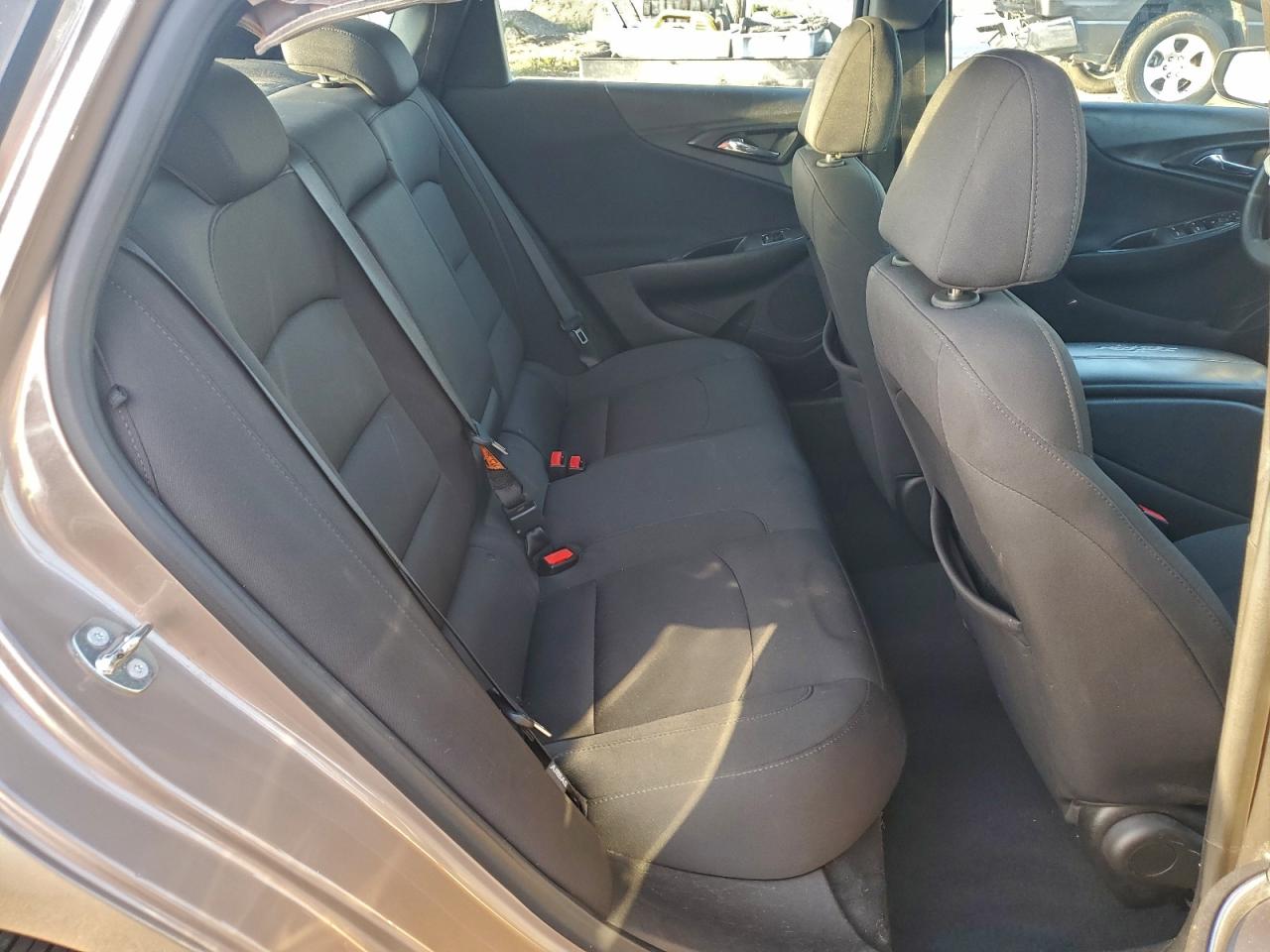 2018 CHEVROLET MALIBU LT photo 10
