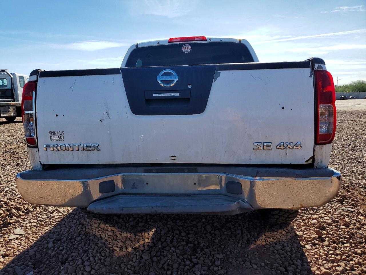 2005 NISSAN FRONTIER CREW CAB LE photo 6