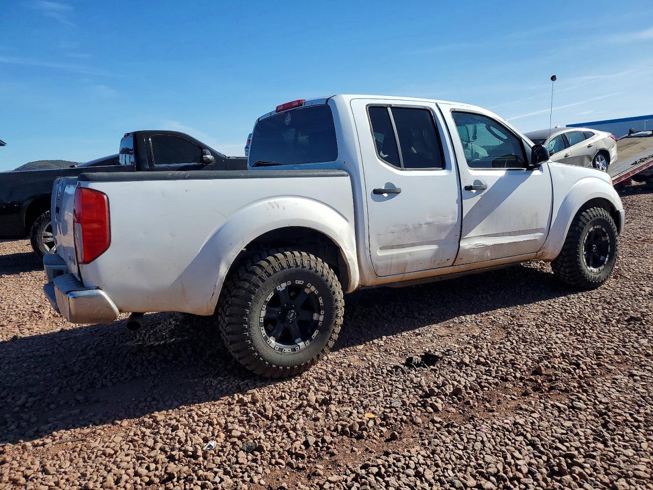 2005 NISSAN FRONTIER CREW CAB LE photo 3