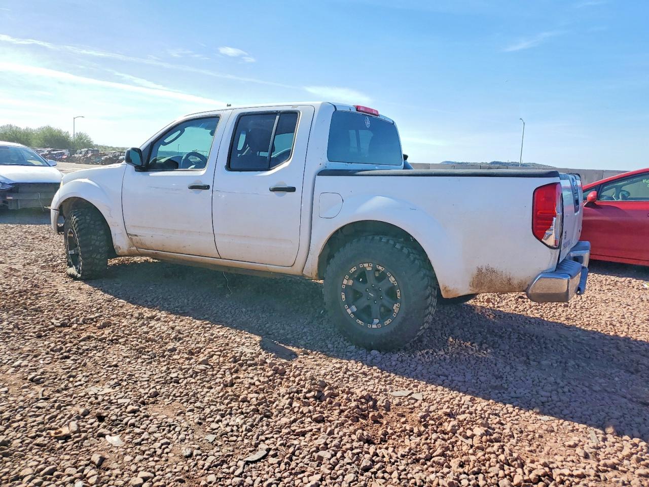 2005 NISSAN FRONTIER CREW CAB LE photo 2