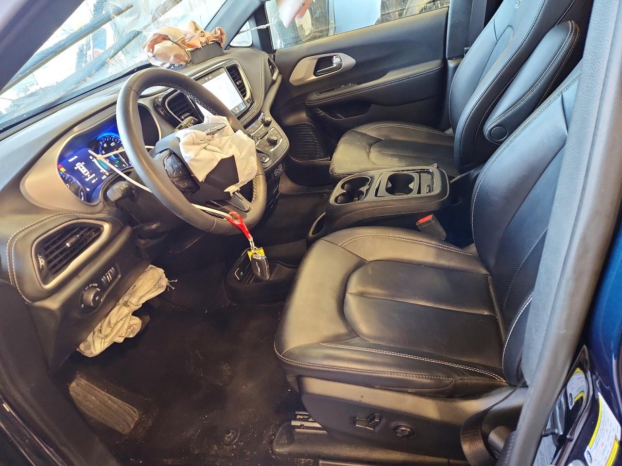 2024 CHRYSLER PACIFICA TOURING L photo 7