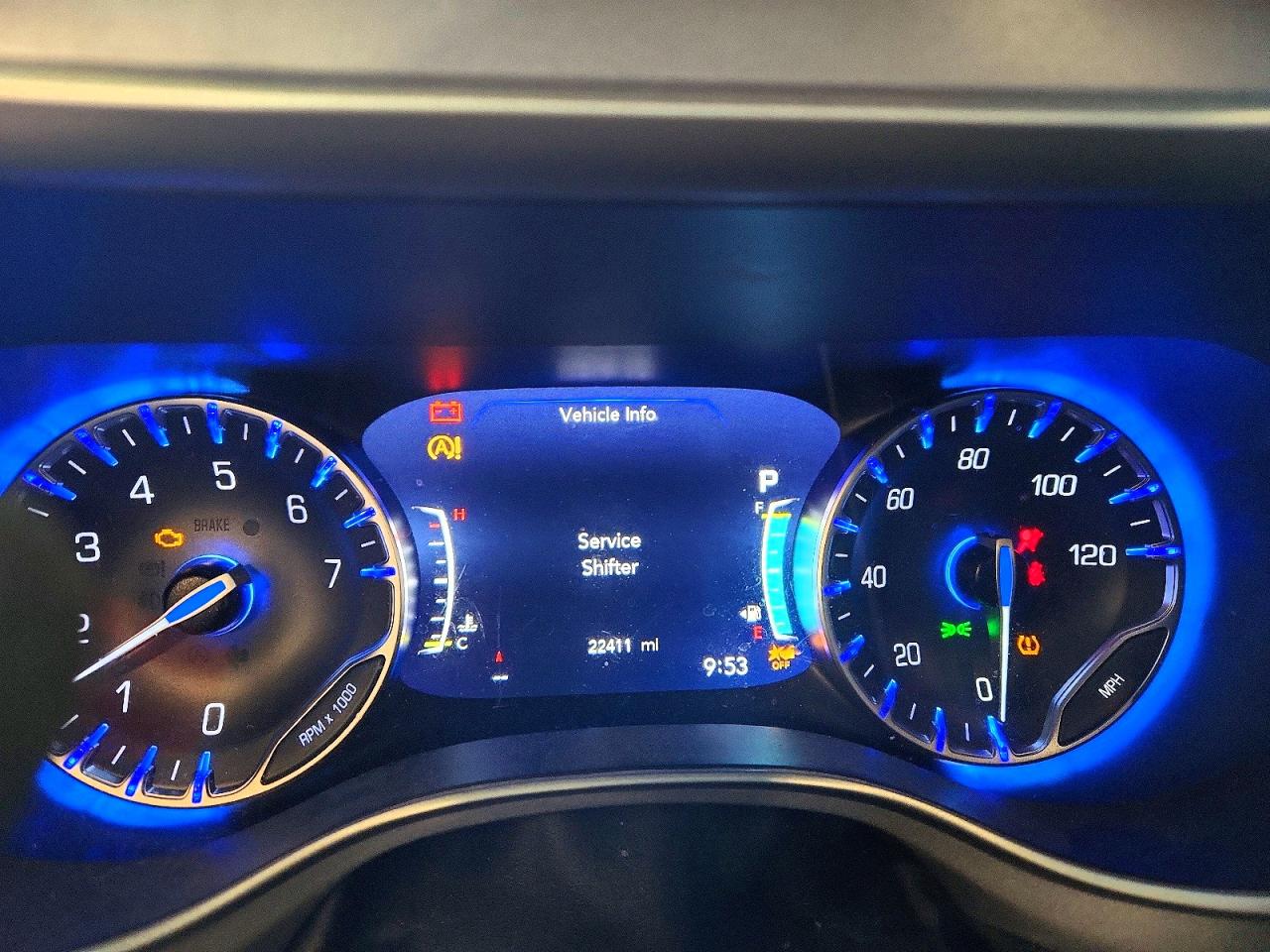2024 CHRYSLER PACIFICA TOURING L photo 9