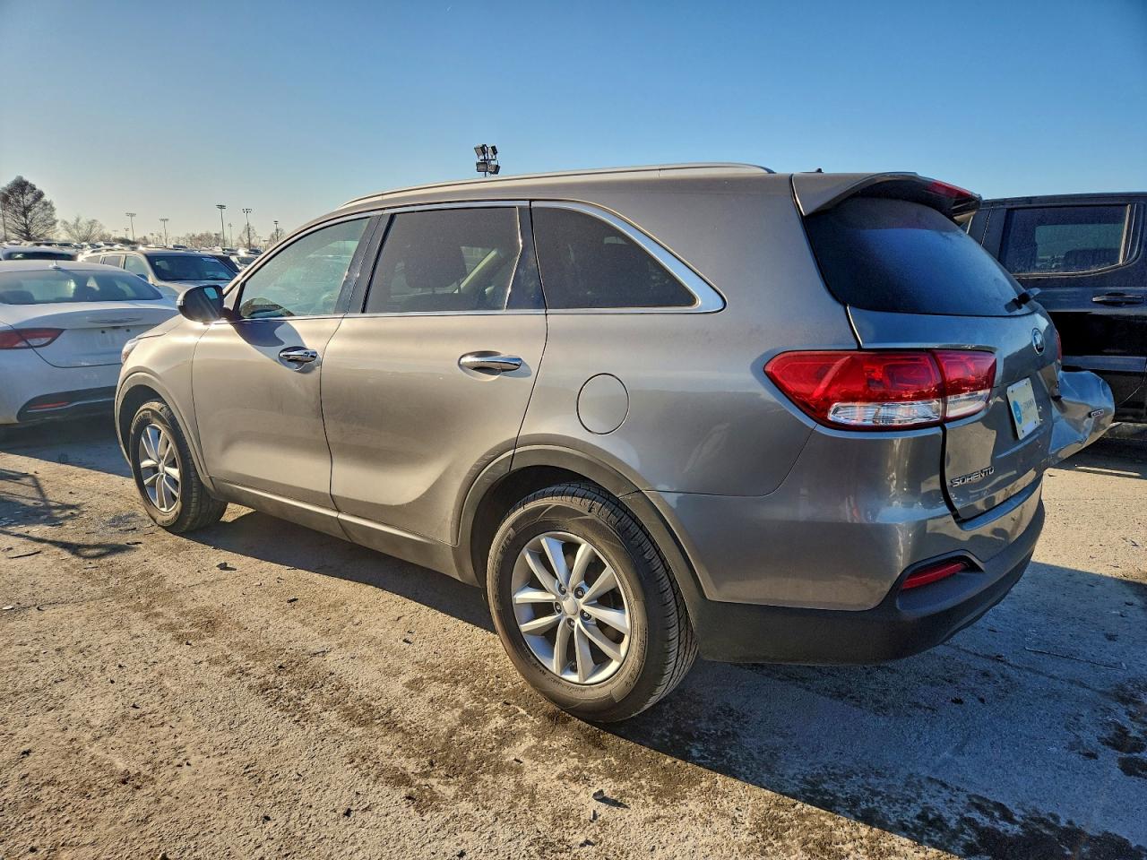2017 KIA SORENTO LX photo 2