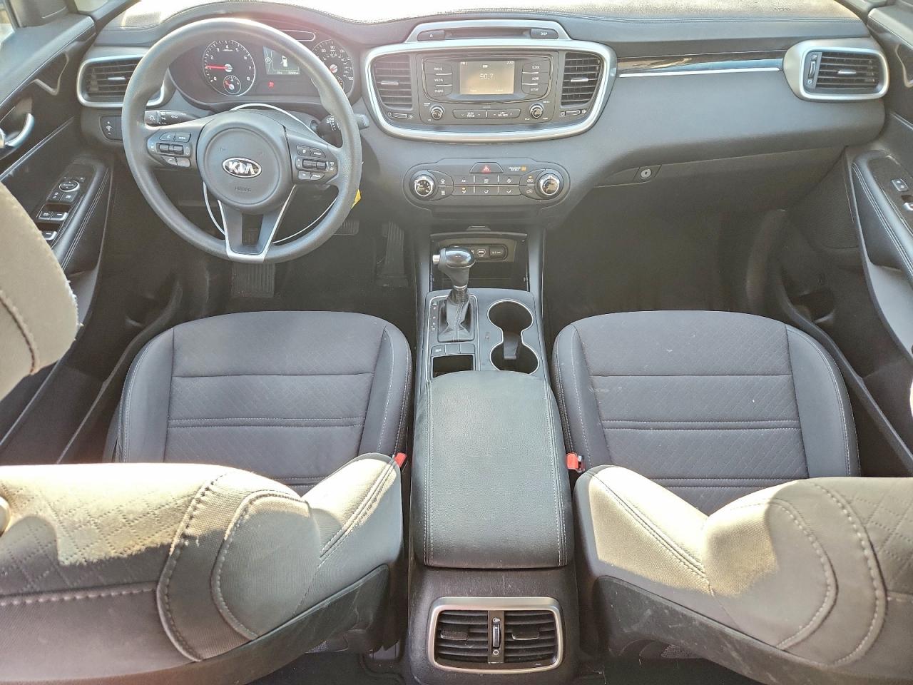 2017 KIA SORENTO LX photo 8