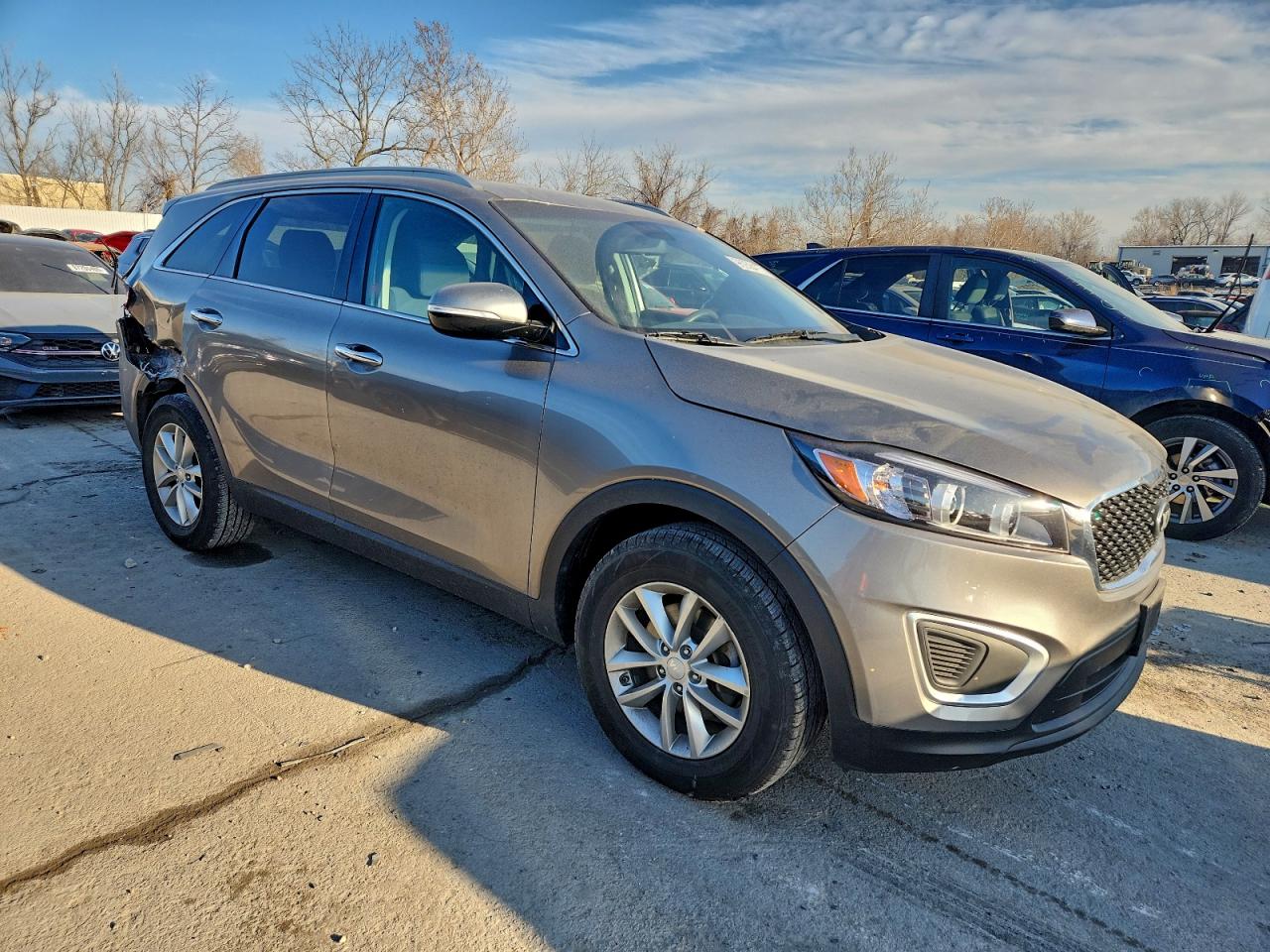 2017 KIA SORENTO LX photo 4