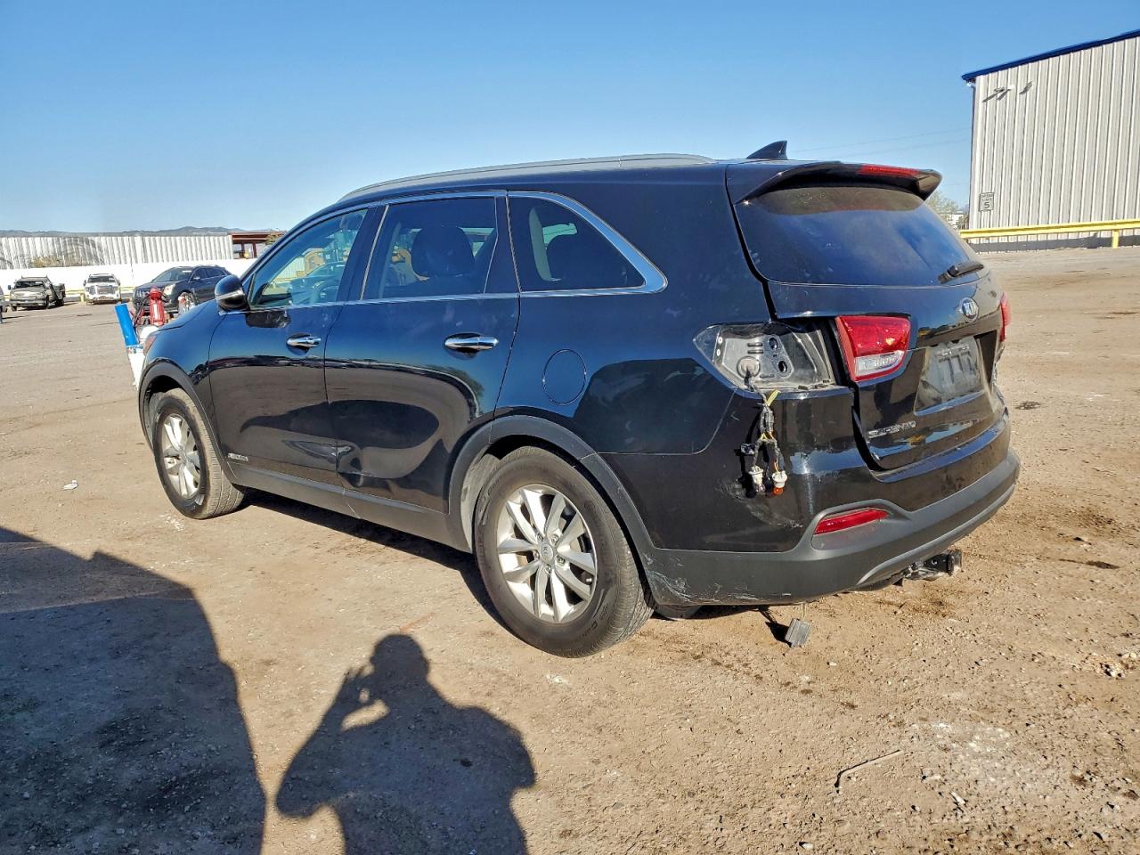 2016 KIA SORENTO LX photo 2