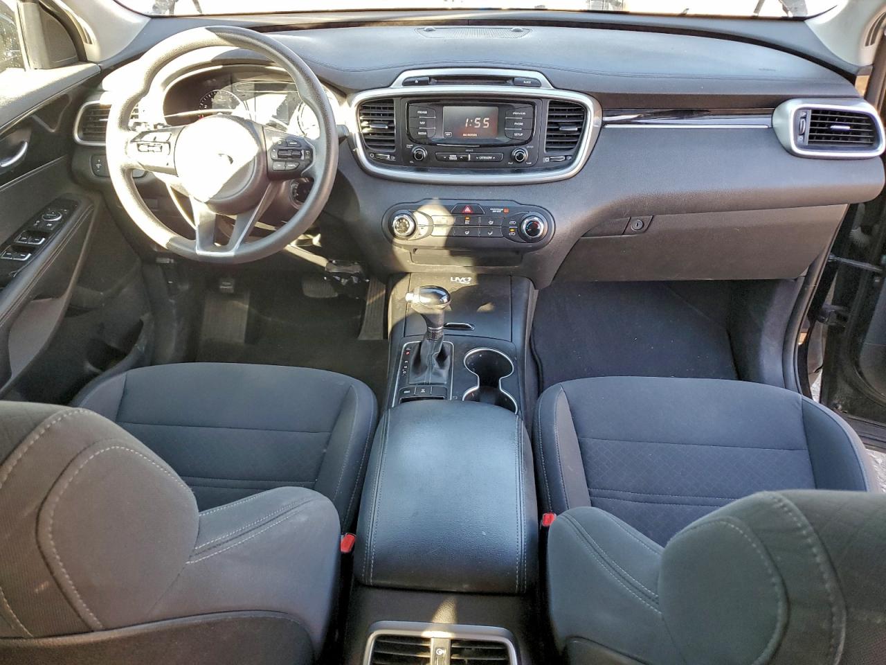 2016 KIA SORENTO LX photo 8