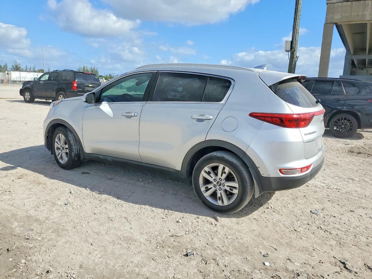 2019 KIA SPORTAGE LX photo 2