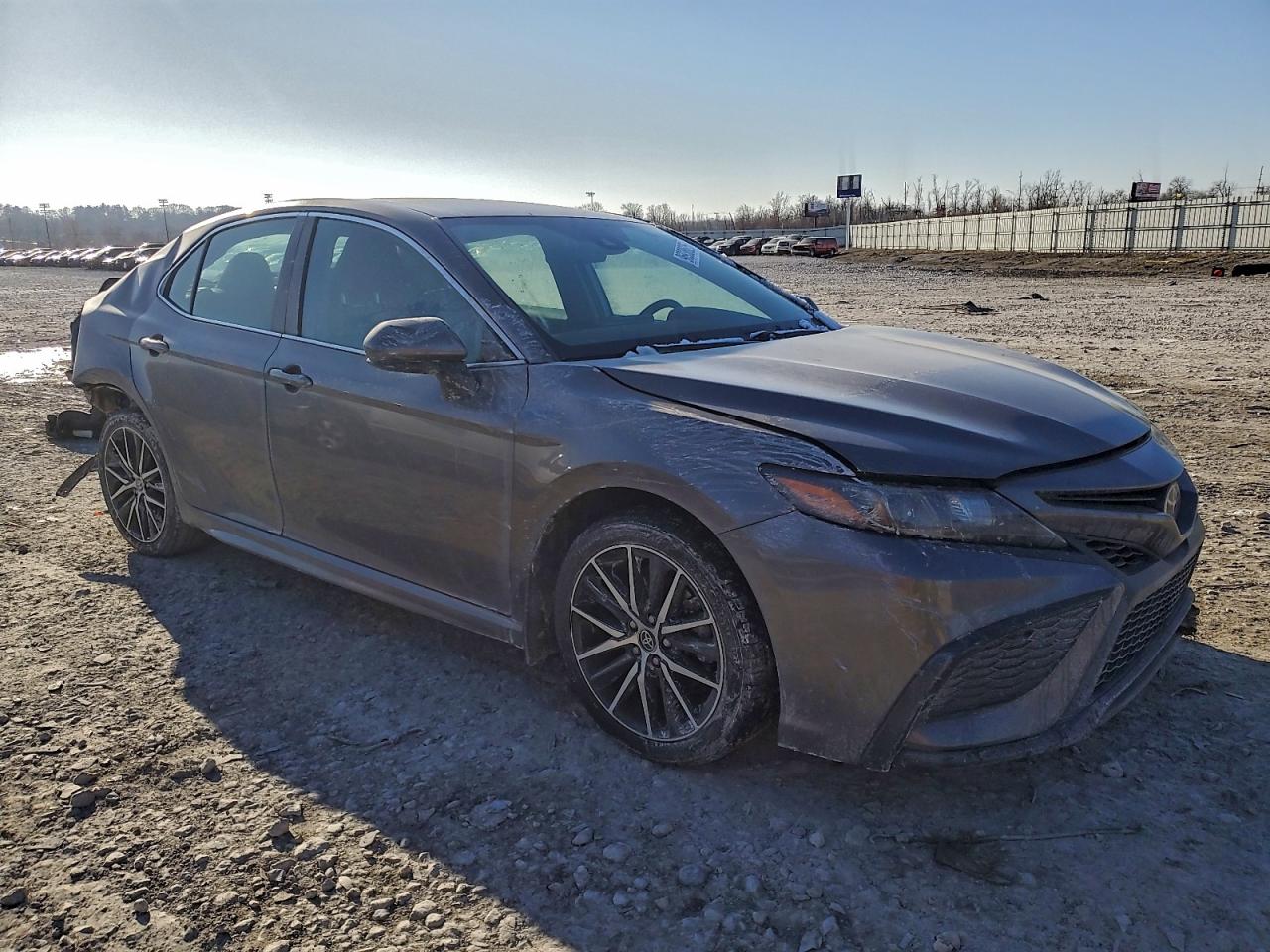2021 TOYOTA CAMRY SE photo 4