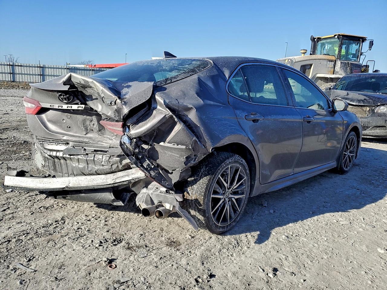 2021 TOYOTA CAMRY SE photo 3
