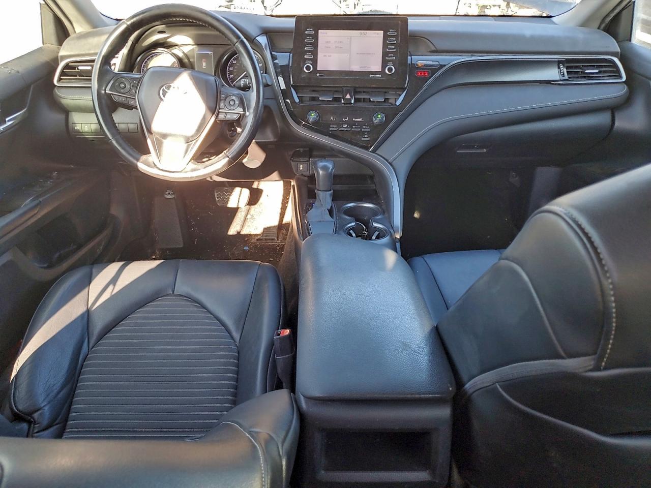 2021 TOYOTA CAMRY SE photo 8