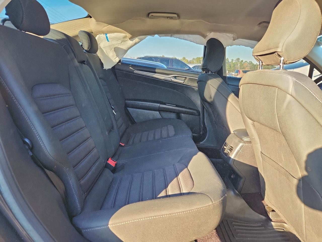 2017 FORD FUSION SE photo 10