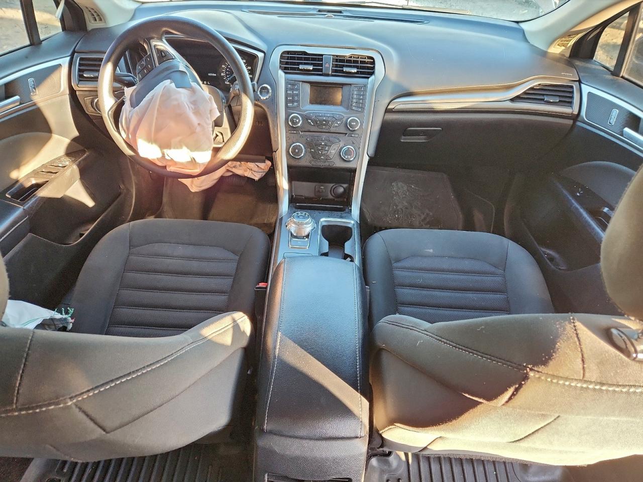 2017 FORD FUSION SE photo 8