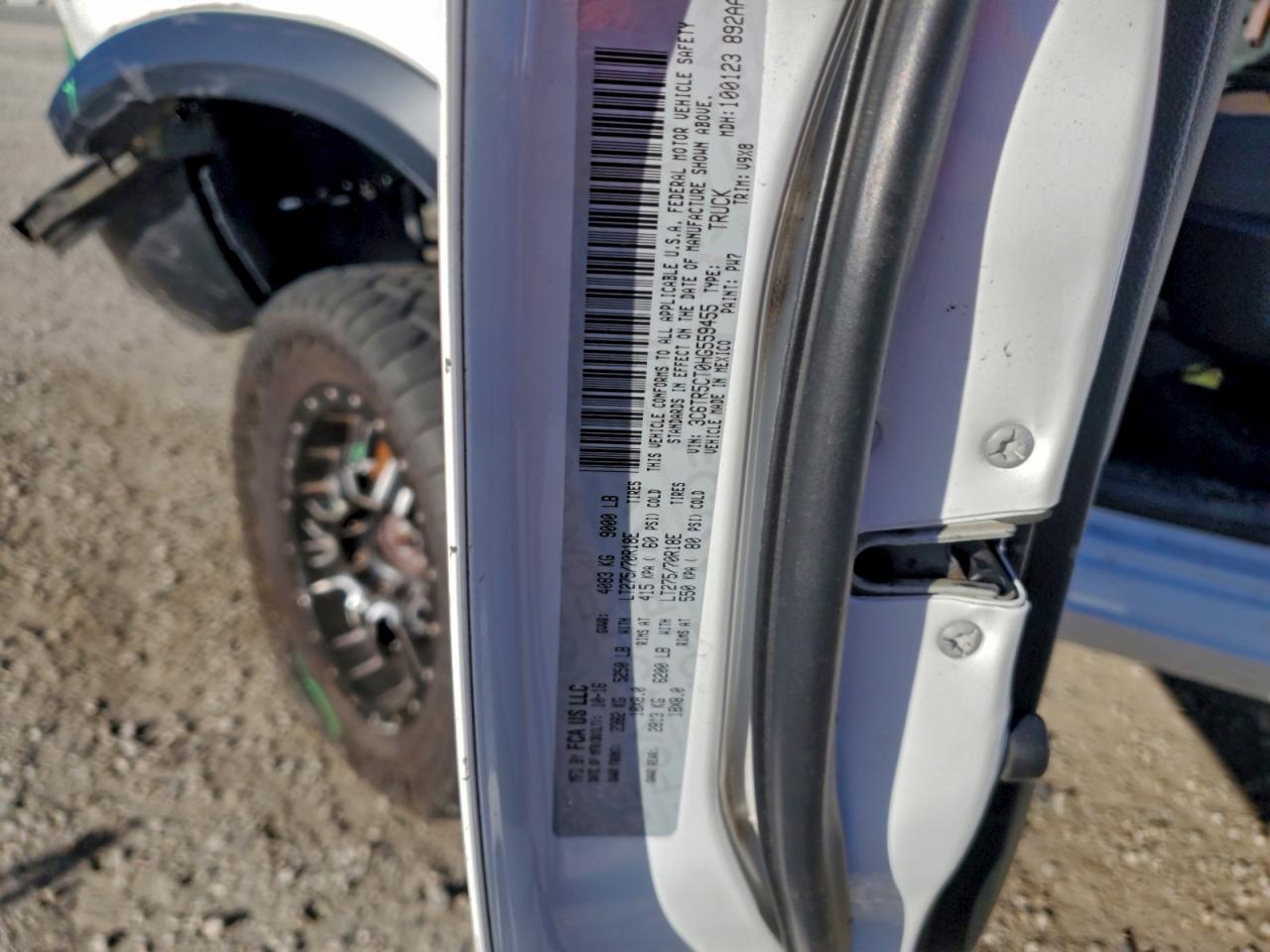 2017 RAM 2500 ST photo 25