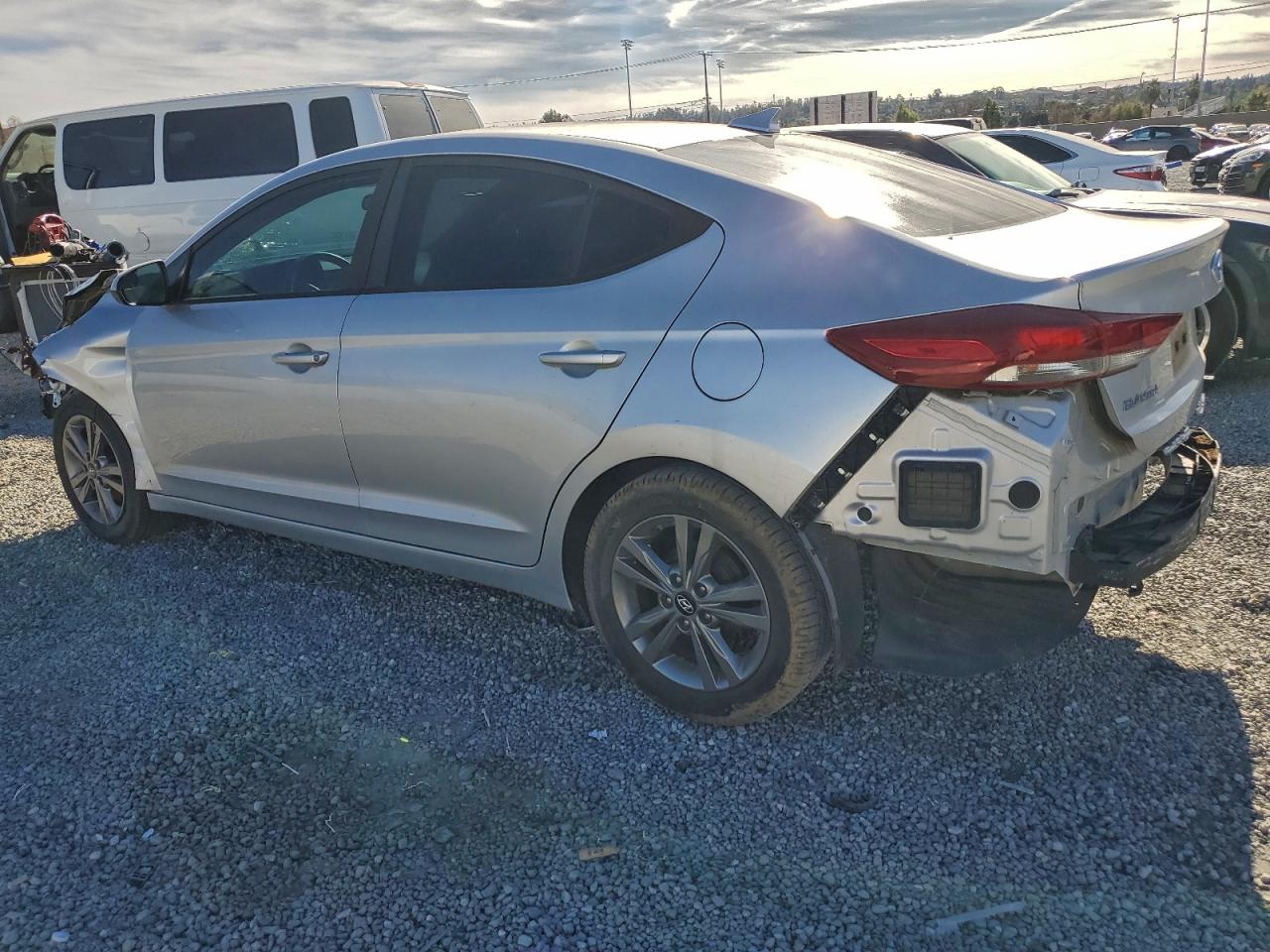 2017 HYUNDAI ELANTRA SE photo 3