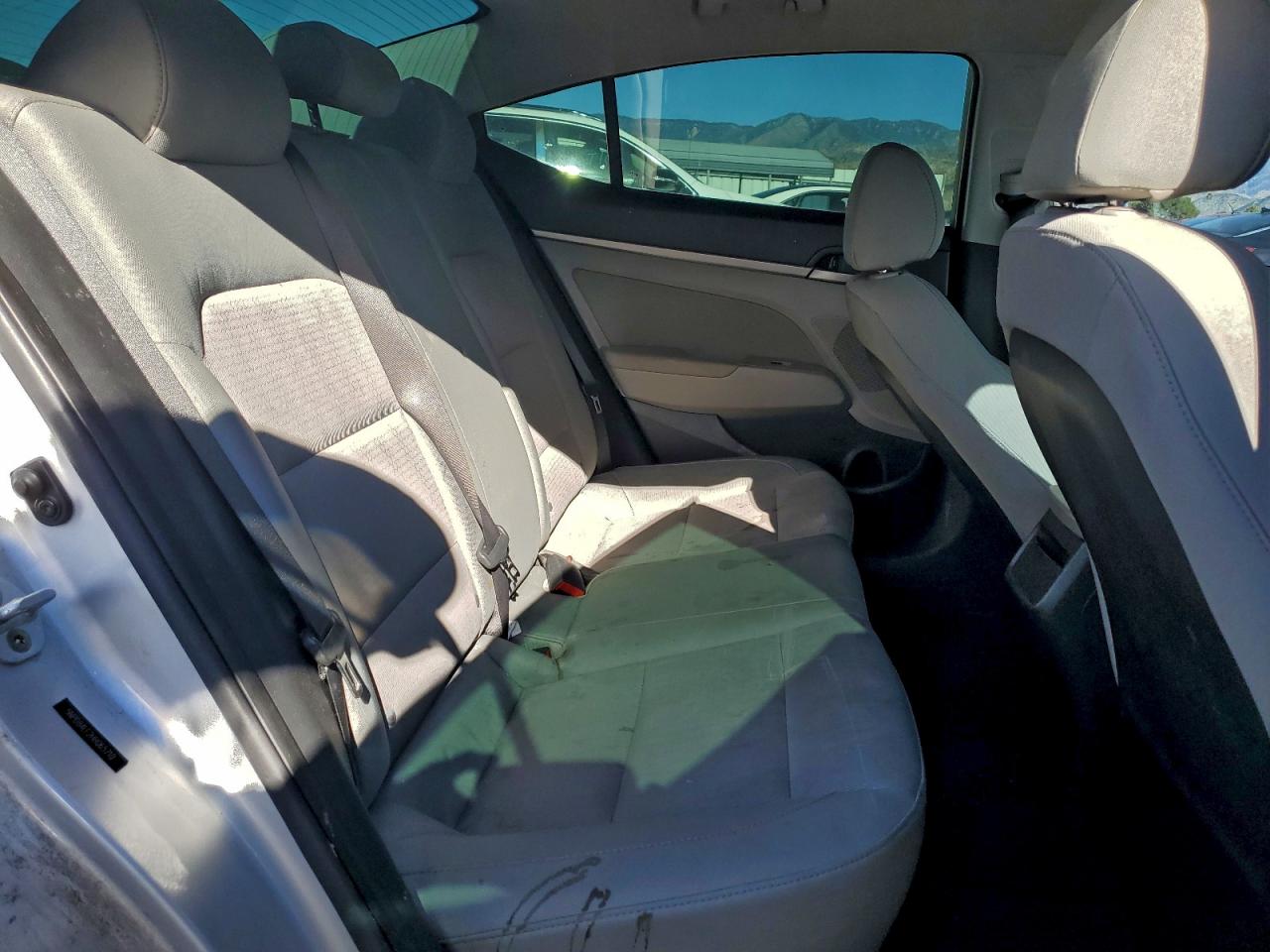 2017 HYUNDAI ELANTRA SE photo 19