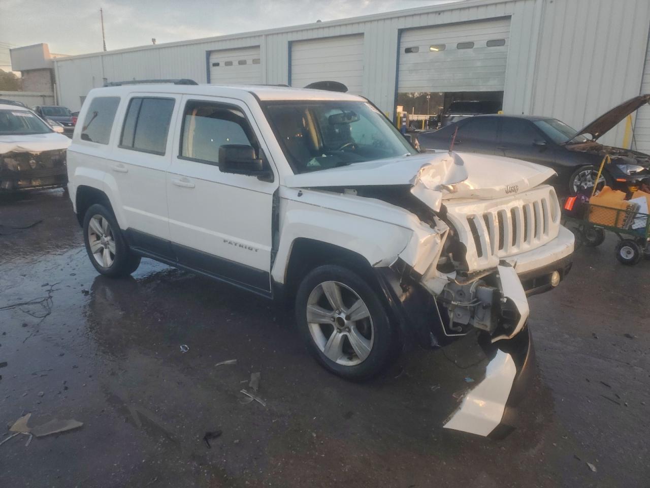 2014 JEEP PATRIOT LATITUDE photo 4