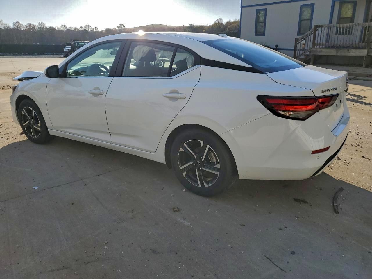 2025 NISSAN SENTRA SV photo 2