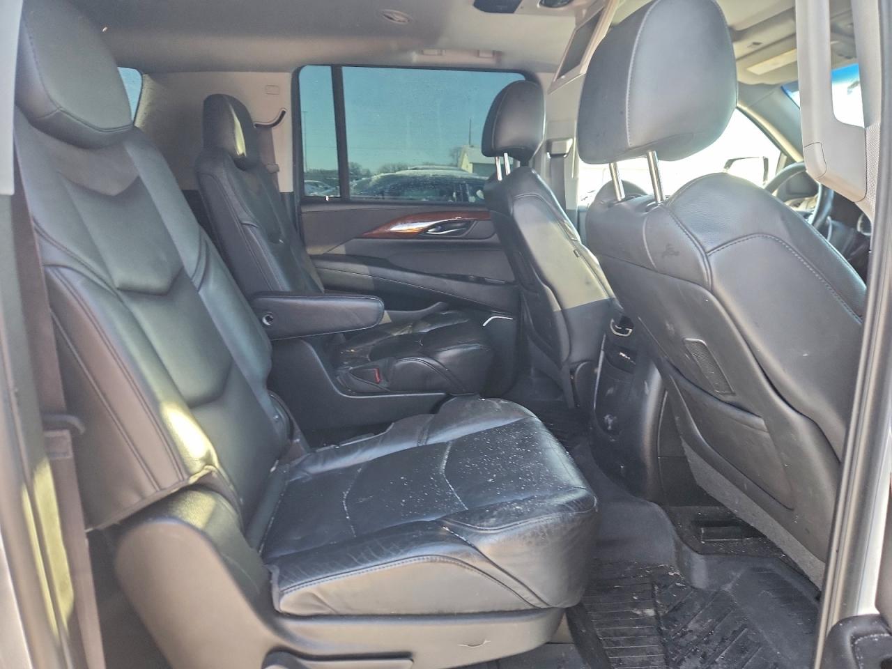 2016 CADILLAC ESCALADE ESV LUXURY photo 11