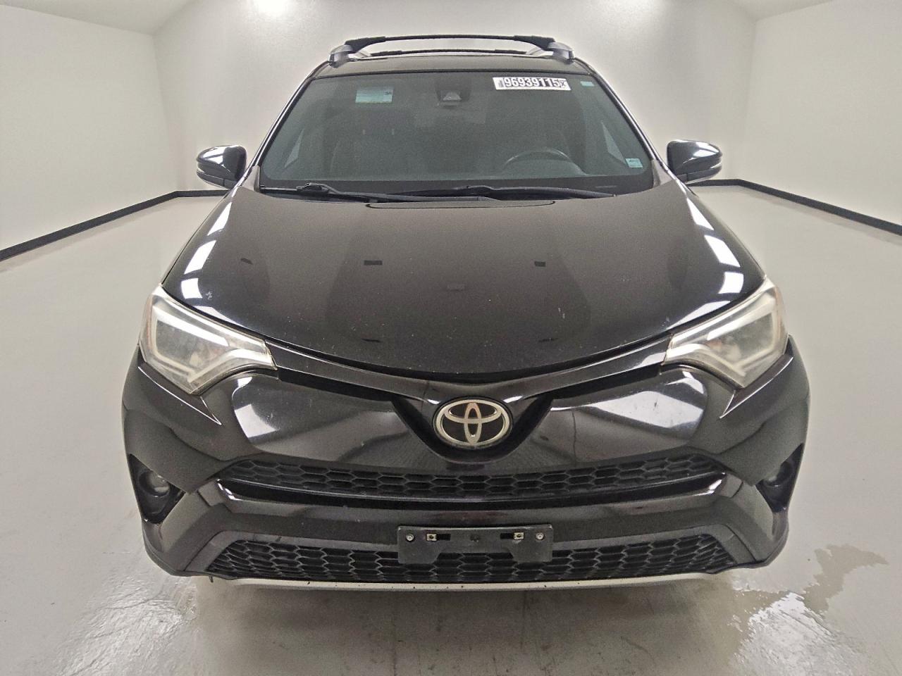 2018 TOYOTA RAV4 SE photo 9