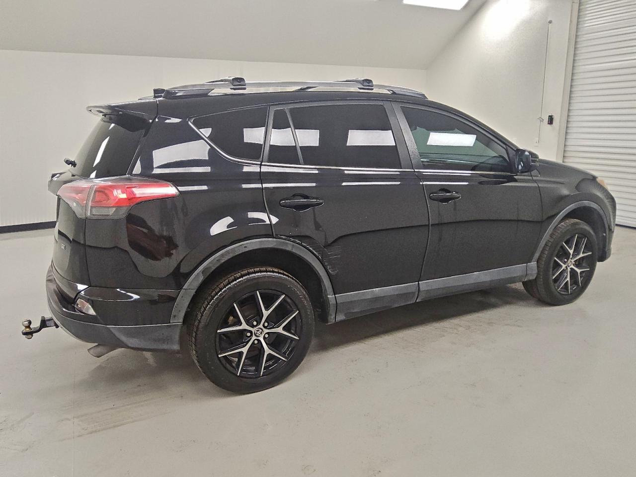2018 TOYOTA RAV4 SE photo 5