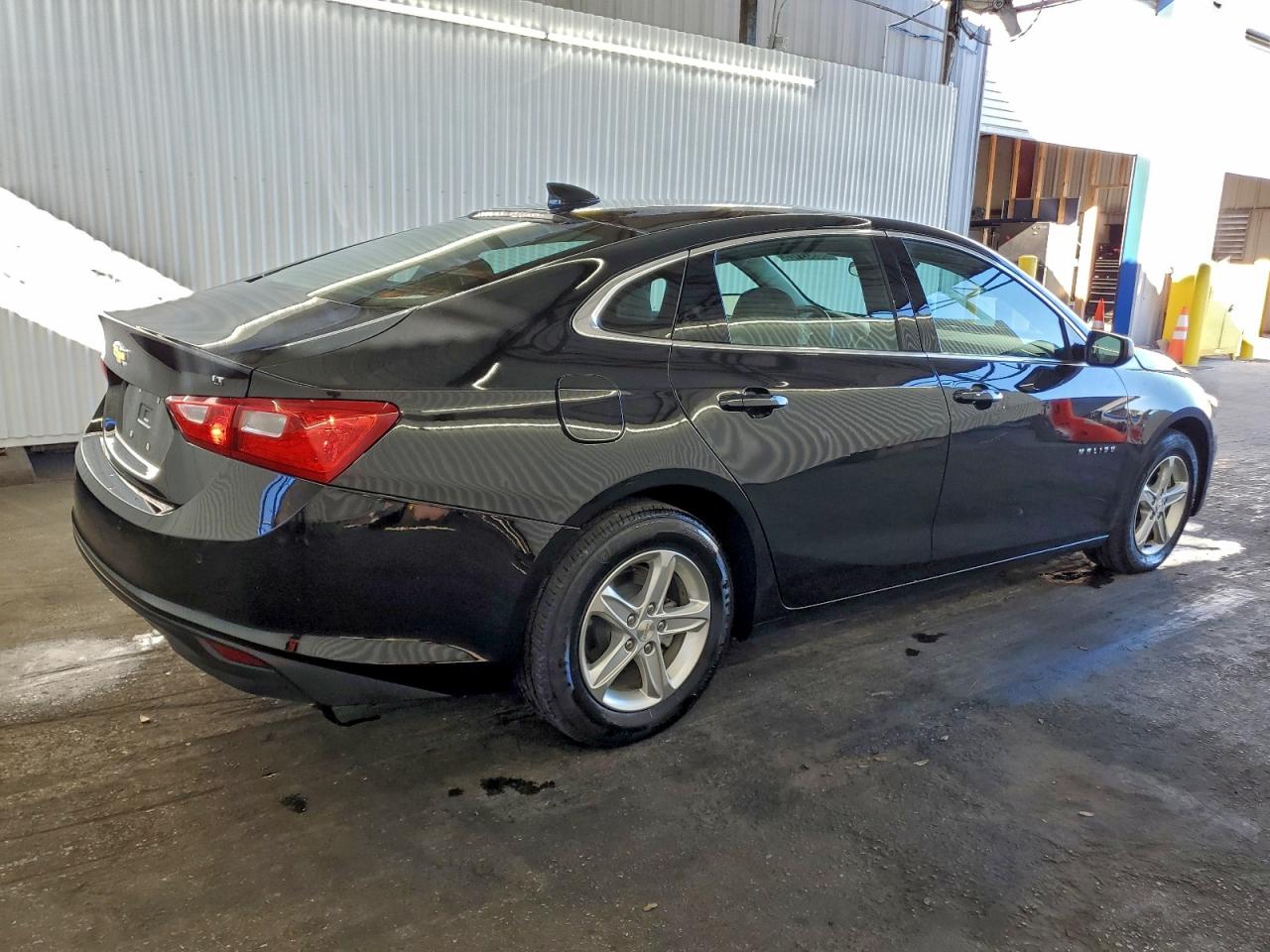 2024 CHEVROLET MALIBU LT photo 3