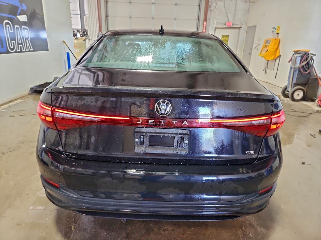 2025 VOLKSWAGEN JETTA SE photo 6
