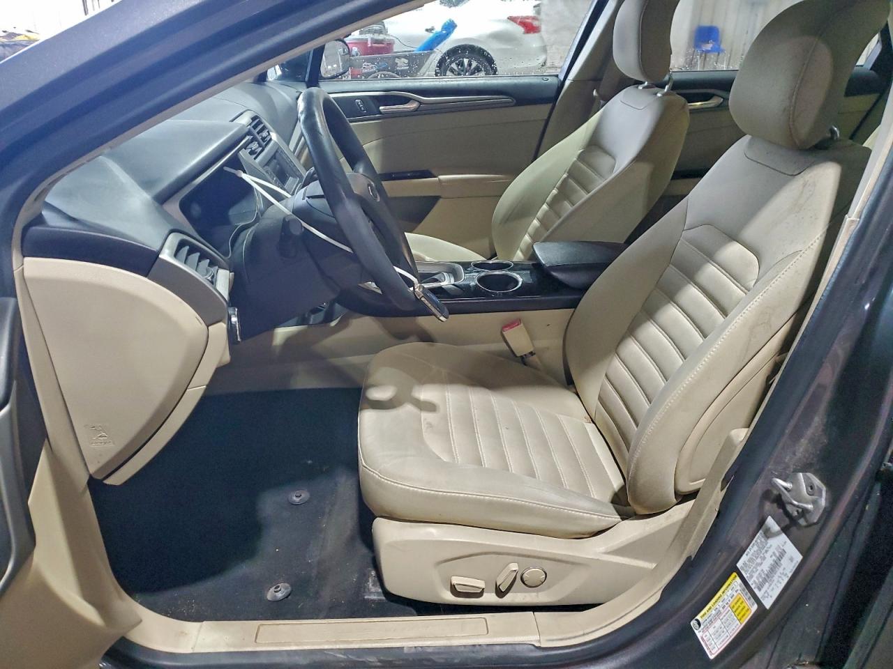 2014 FORD FUSION SE photo 13