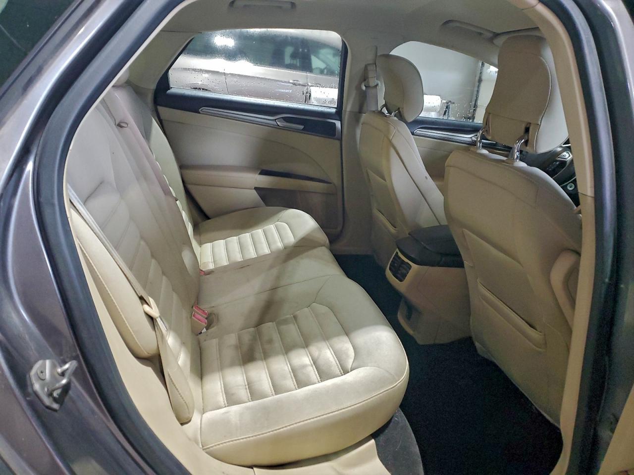 2014 FORD FUSION SE photo 19