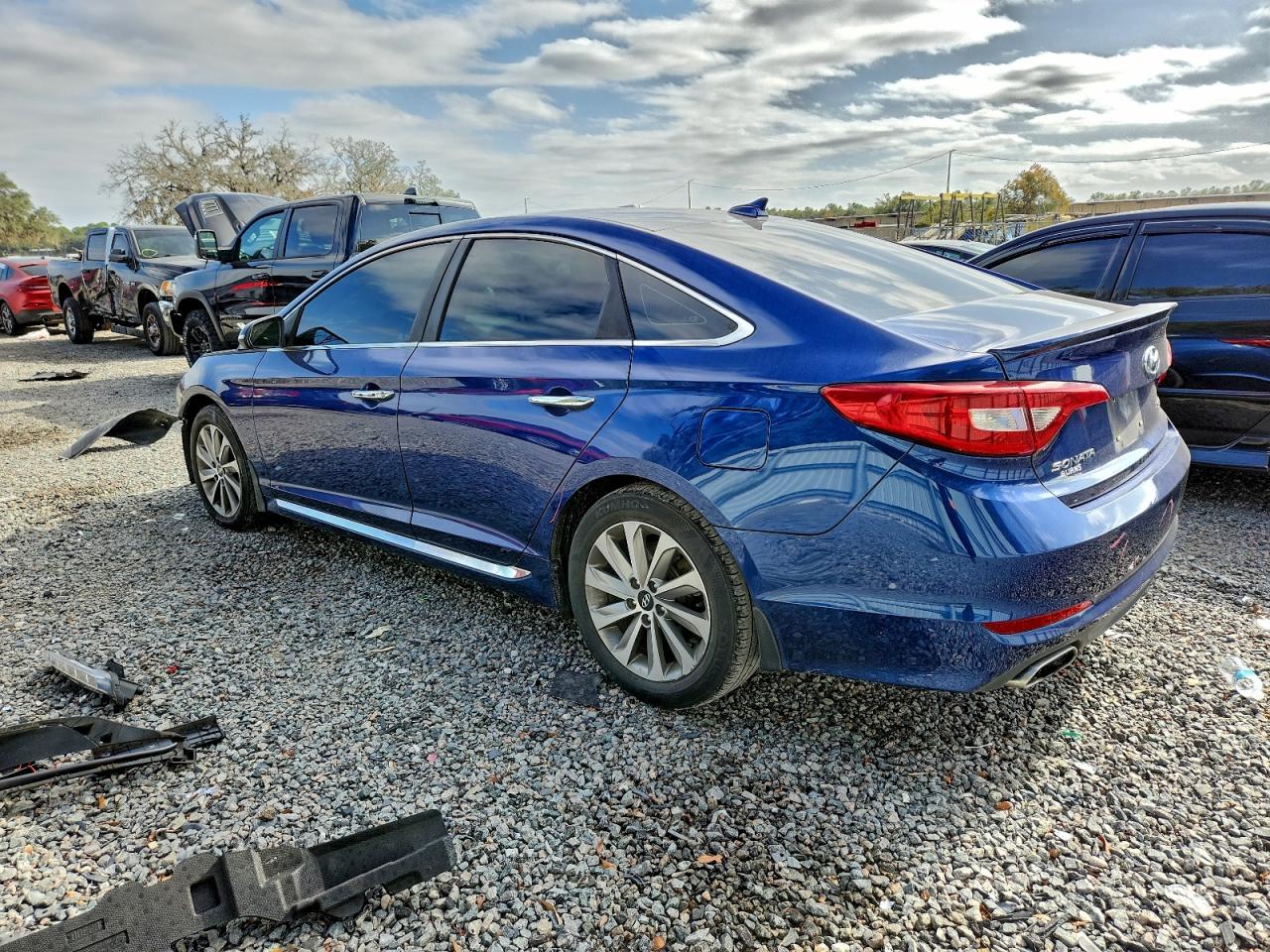 2015 HYUNDAI SONATA SPORT photo 2