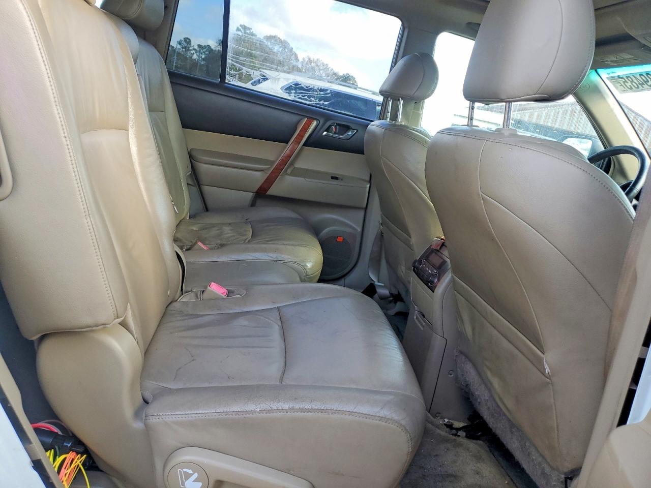 2010 TOYOTA HIGHLANDER LIMITED photo 21