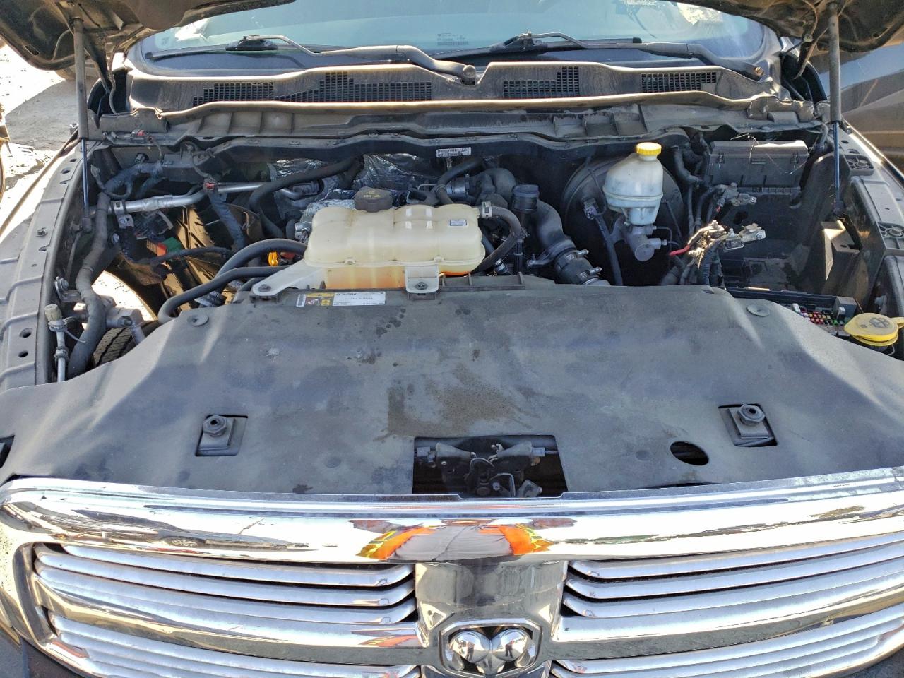 2016 RAM 1500 SLT photo 11