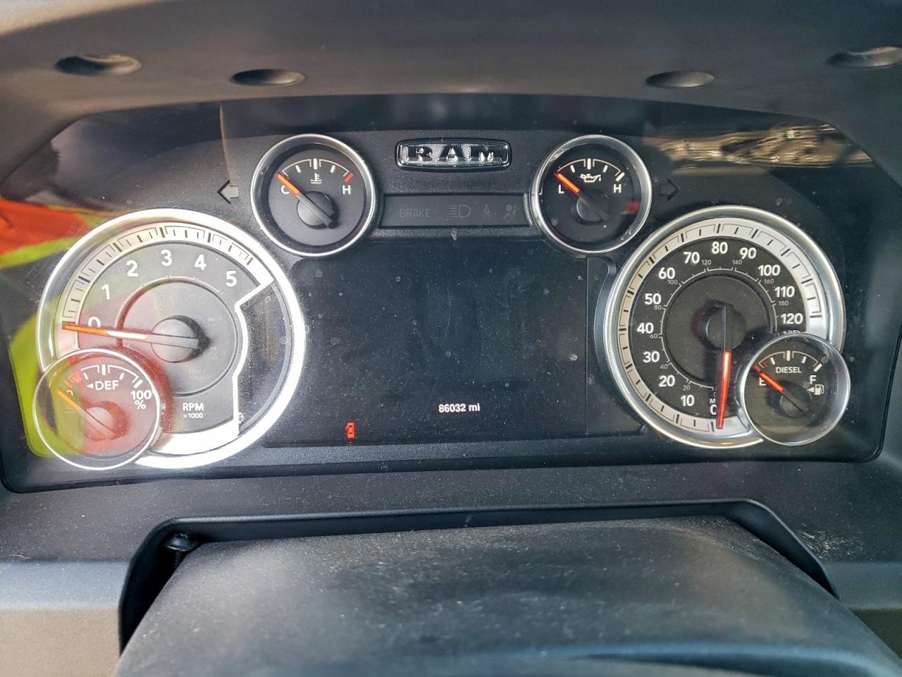 2016 RAM 1500 SLT photo 9