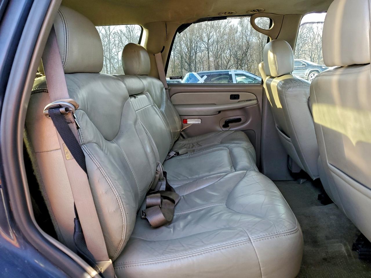 2002 GMC YUKON photo 11