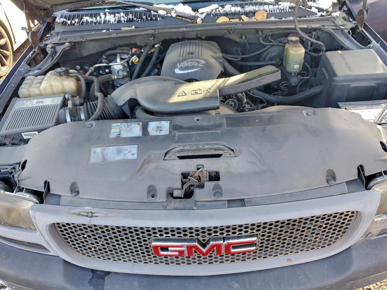 2002 GMC YUKON photo 12