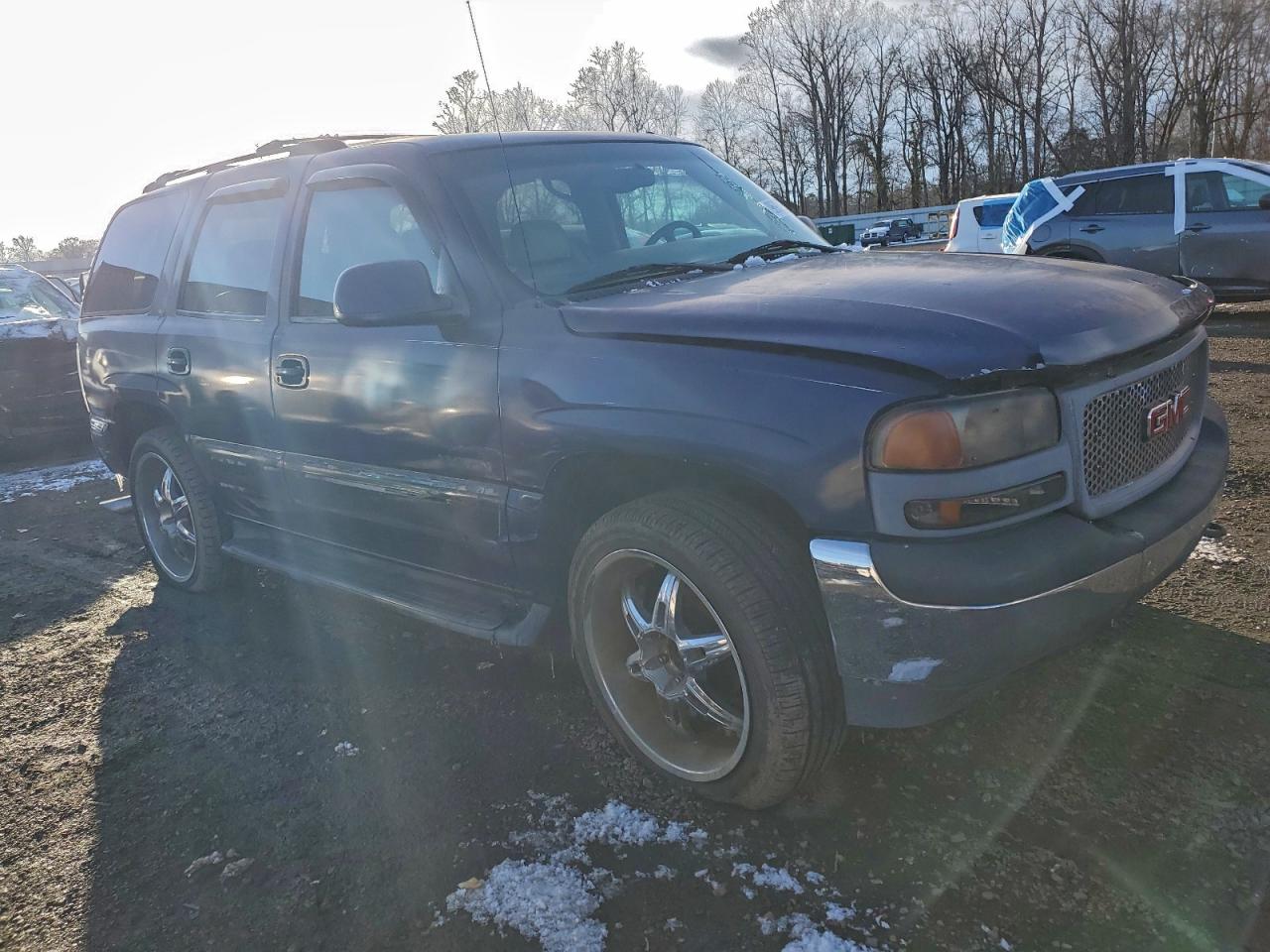 2002 GMC YUKON photo 4