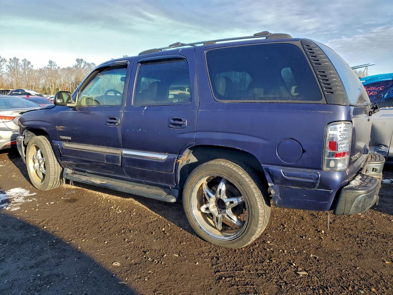 2002 GMC YUKON photo 2