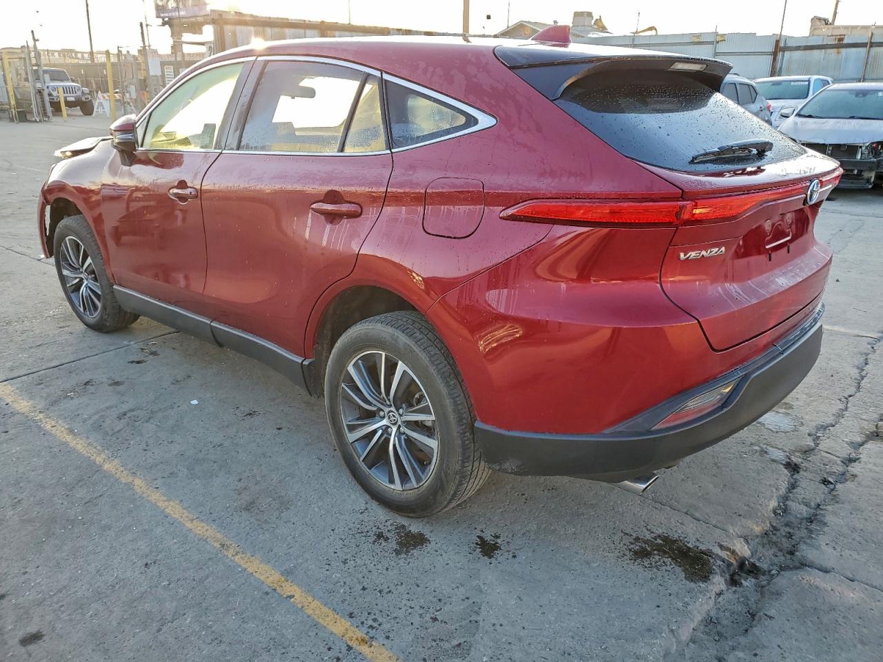 2021 TOYOTA VENZA LE photo 2