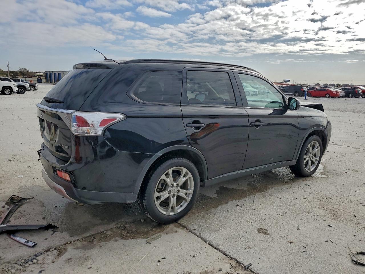 2015 MITSUBISHI OUTLANDER SE photo 3