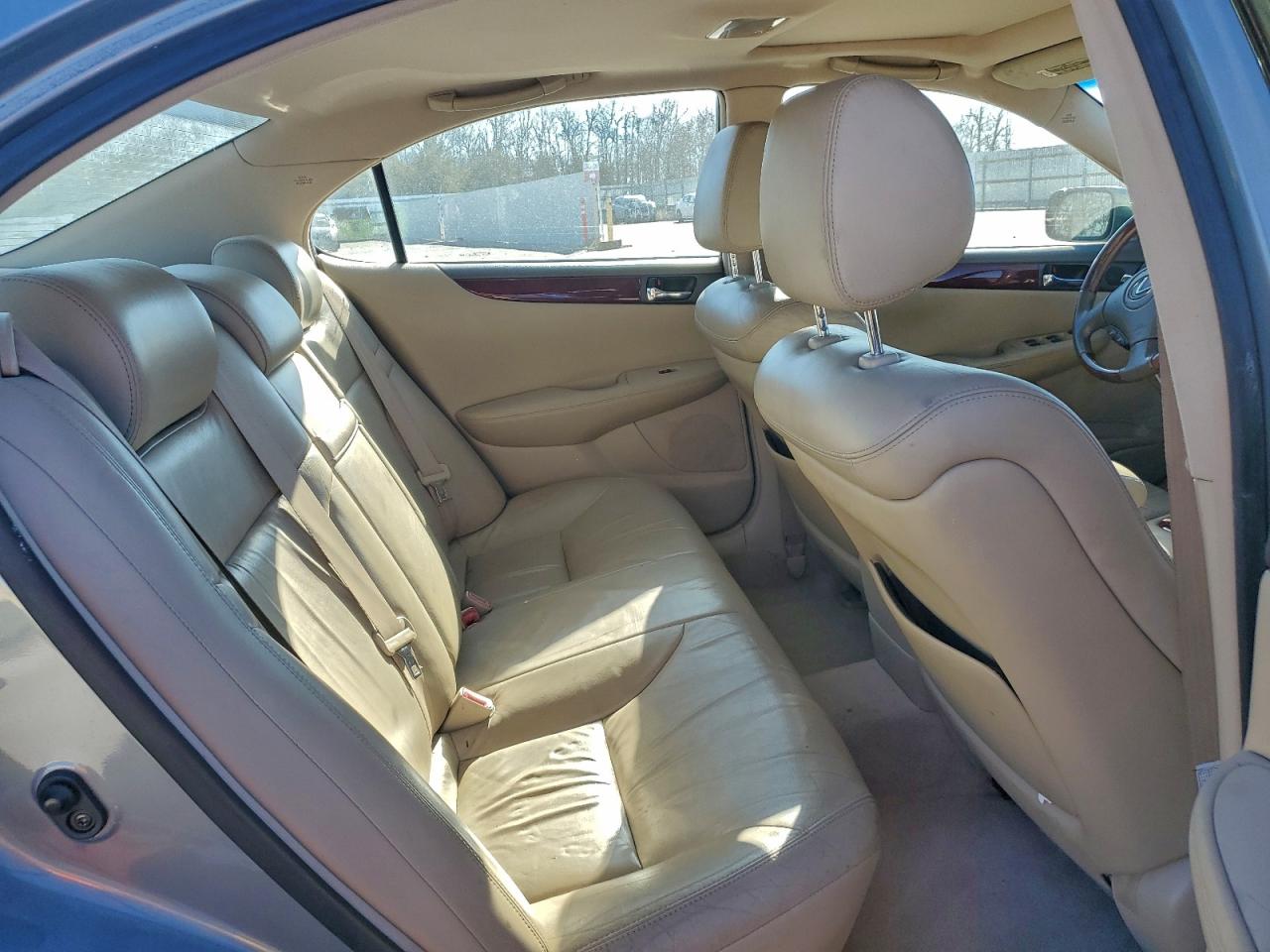 2002 LEXUS ES 300 photo 10