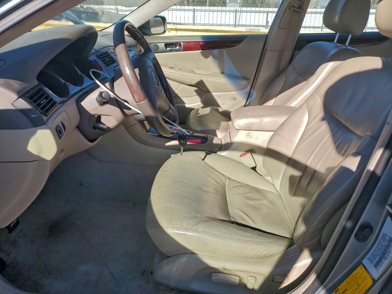 2002 LEXUS ES 300 photo 7