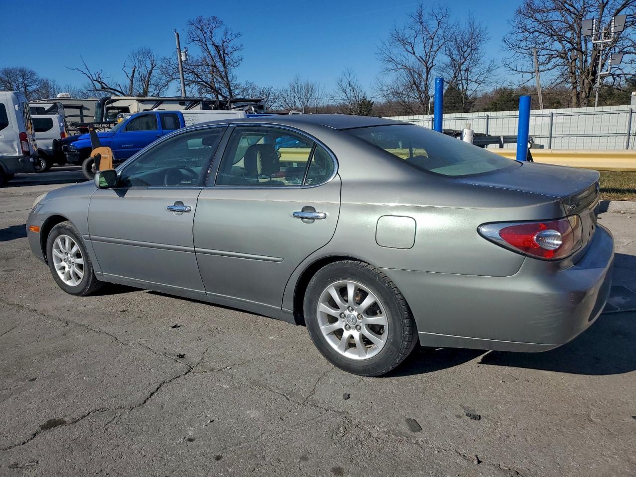 2002 LEXUS ES 300 photo 2