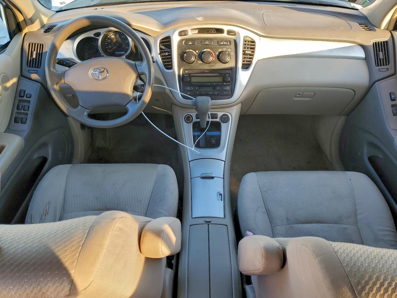 2005 TOYOTA HIGHLANDER photo 8