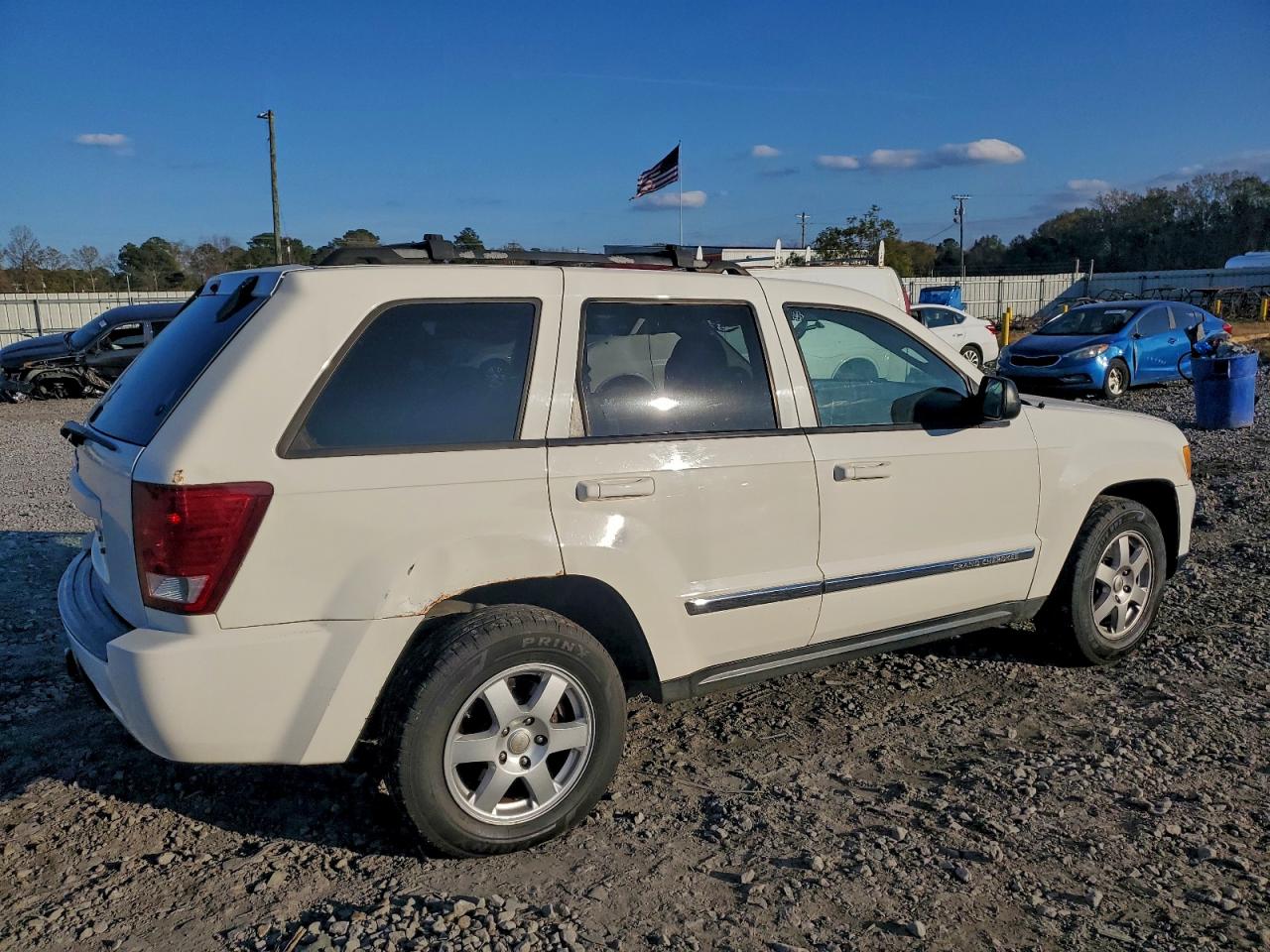 2010 JEEP GRAND CHEROKEE LAREDO photo 5