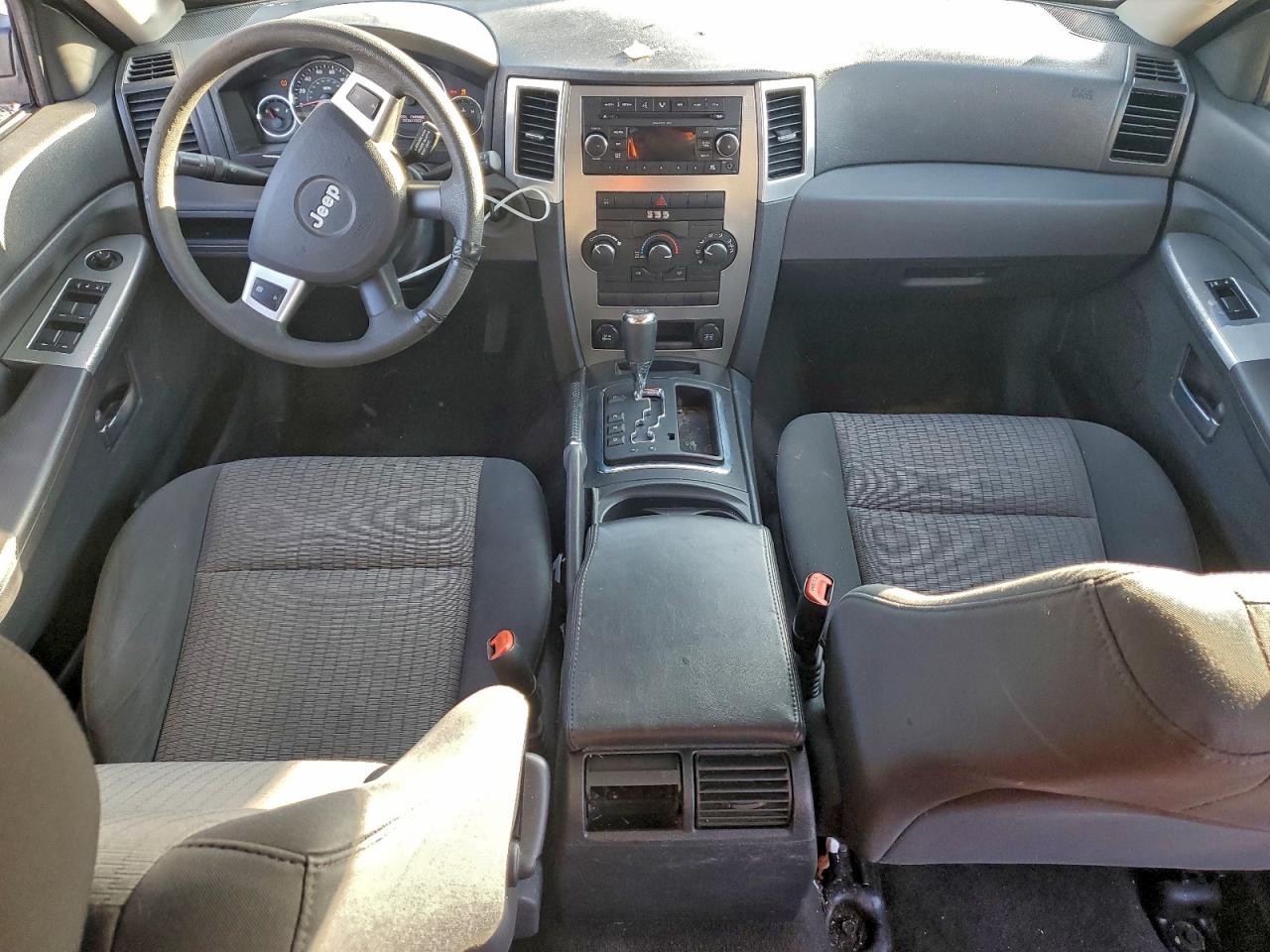 2010 JEEP GRAND CHEROKEE LAREDO photo 15